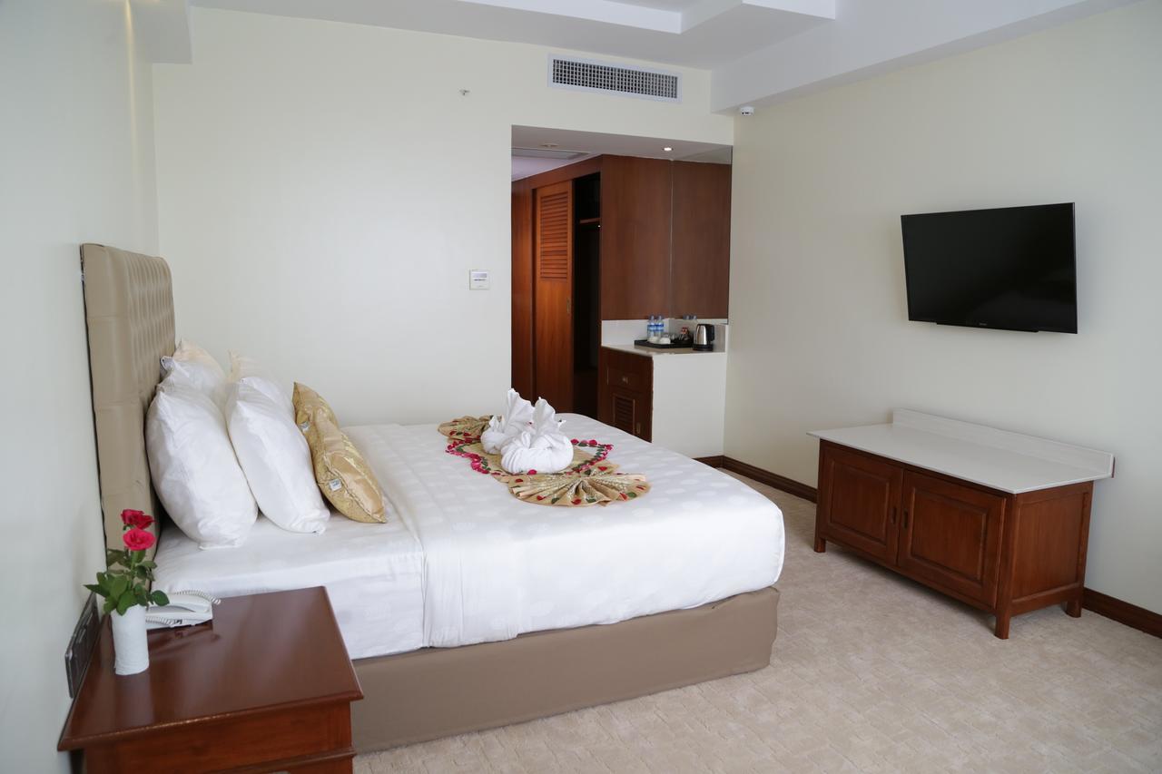 יאנגון Pacific Hotel מראה חיצוני תמונה