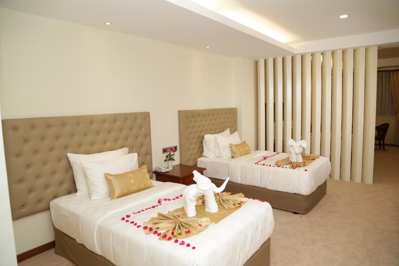 יאנגון Pacific Hotel מראה חיצוני תמונה
