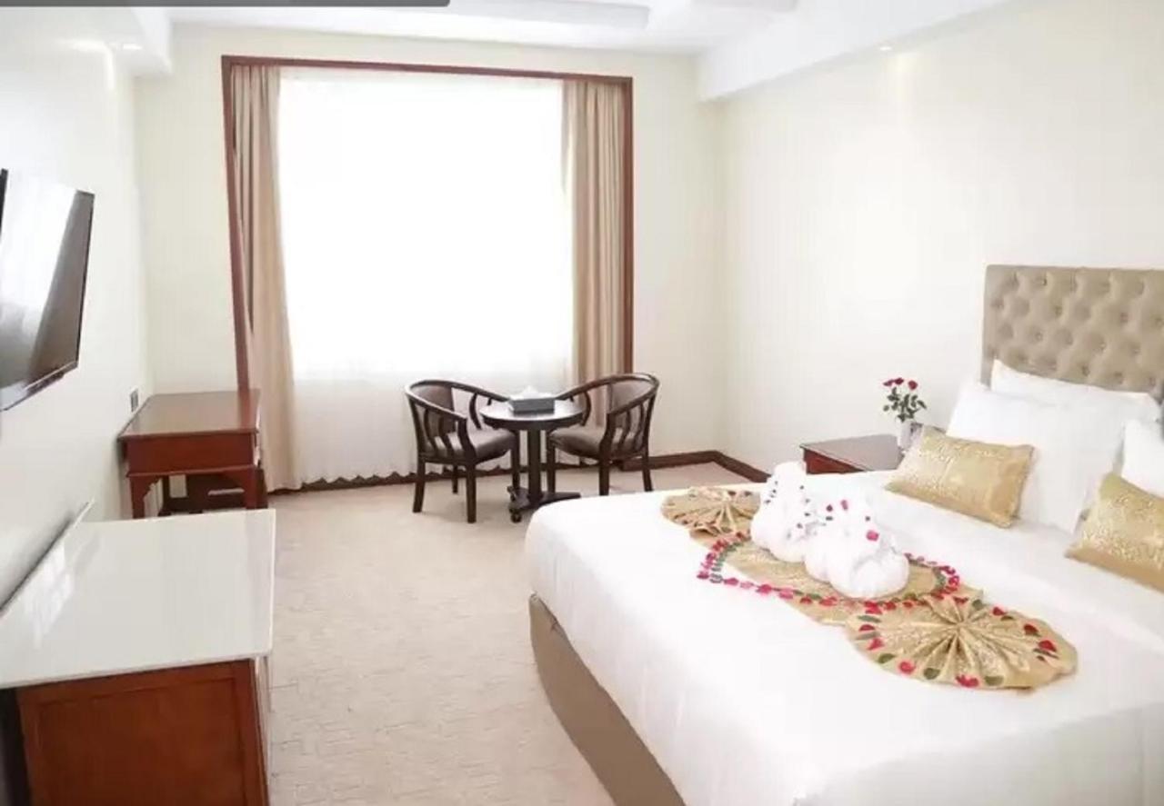 יאנגון Pacific Hotel מראה חיצוני תמונה